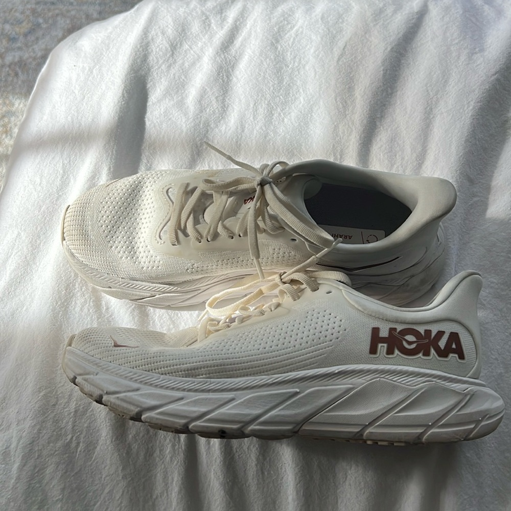 HOKA Arahi 7 LIKE NEW